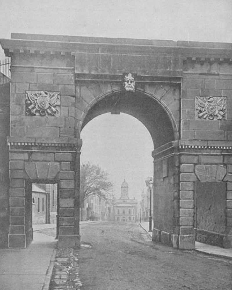 Bishop's Gate, Londonderry